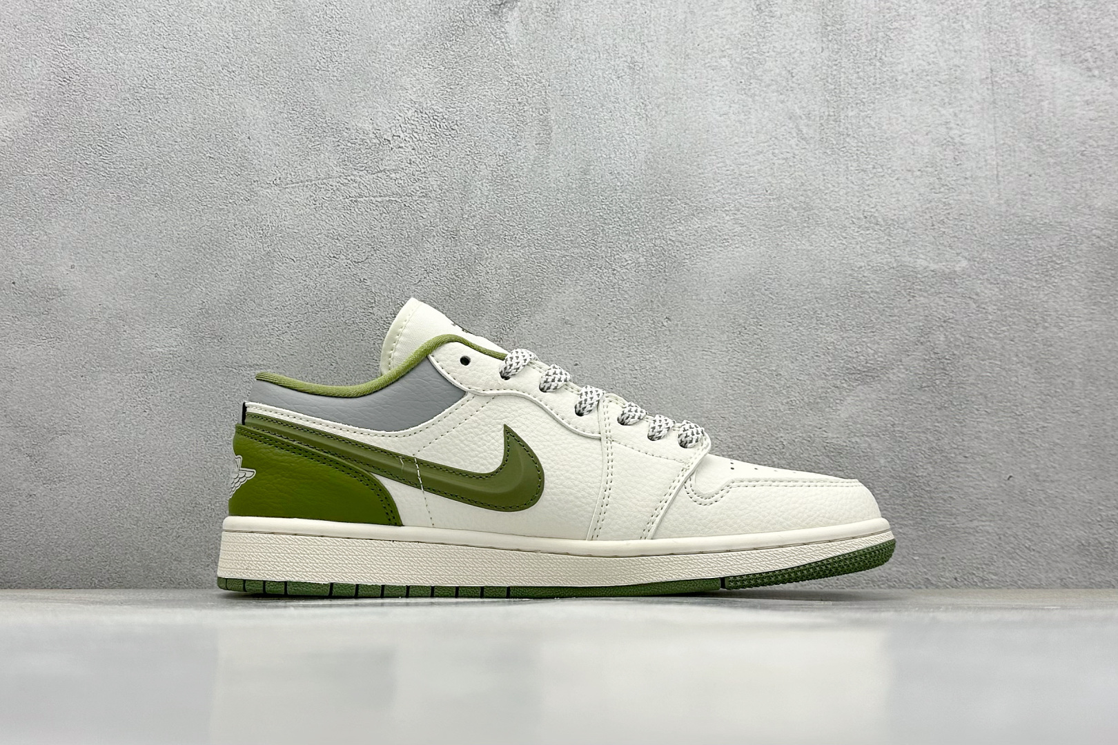  终端放店
XC版 Air Jordan 1 Low AJ1 乔1 斯图西联名 米绿立体勾 高端定制 低
