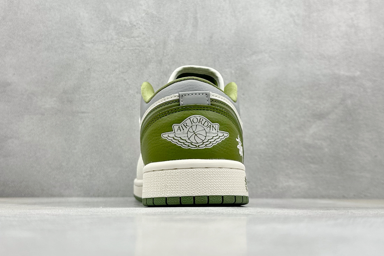  终端放店
XC版 Air Jordan 1 Low AJ1 乔1 斯图西联名 米绿立体勾 高端定制 低