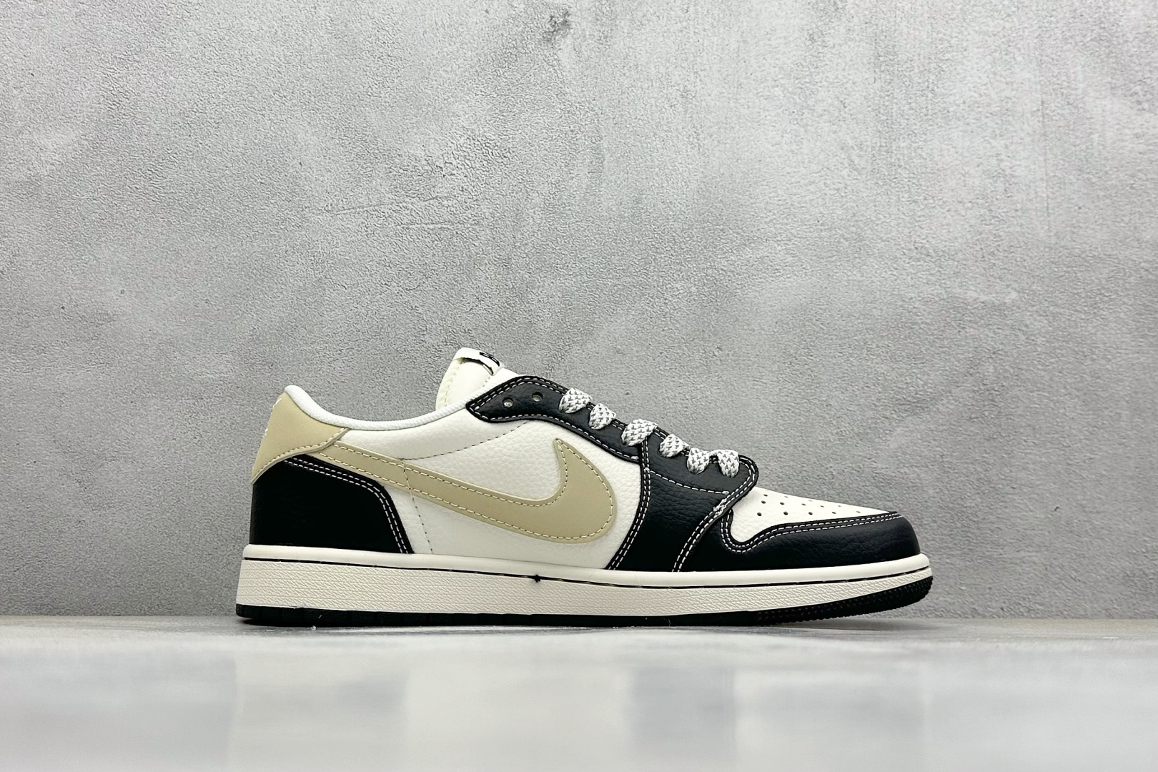 终端放店
XC版 Travis Scott x Fragment Design x Air Jorda