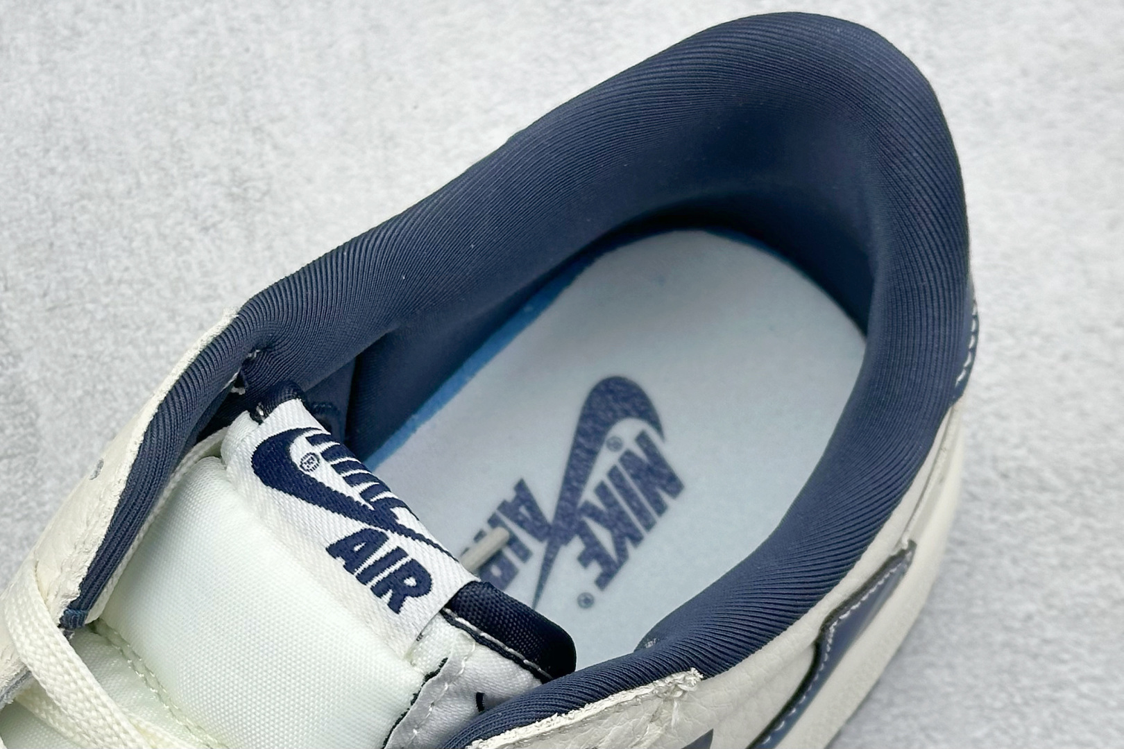 终端放店
XC版 Travis Scott x Fragment Design x Air Jorda