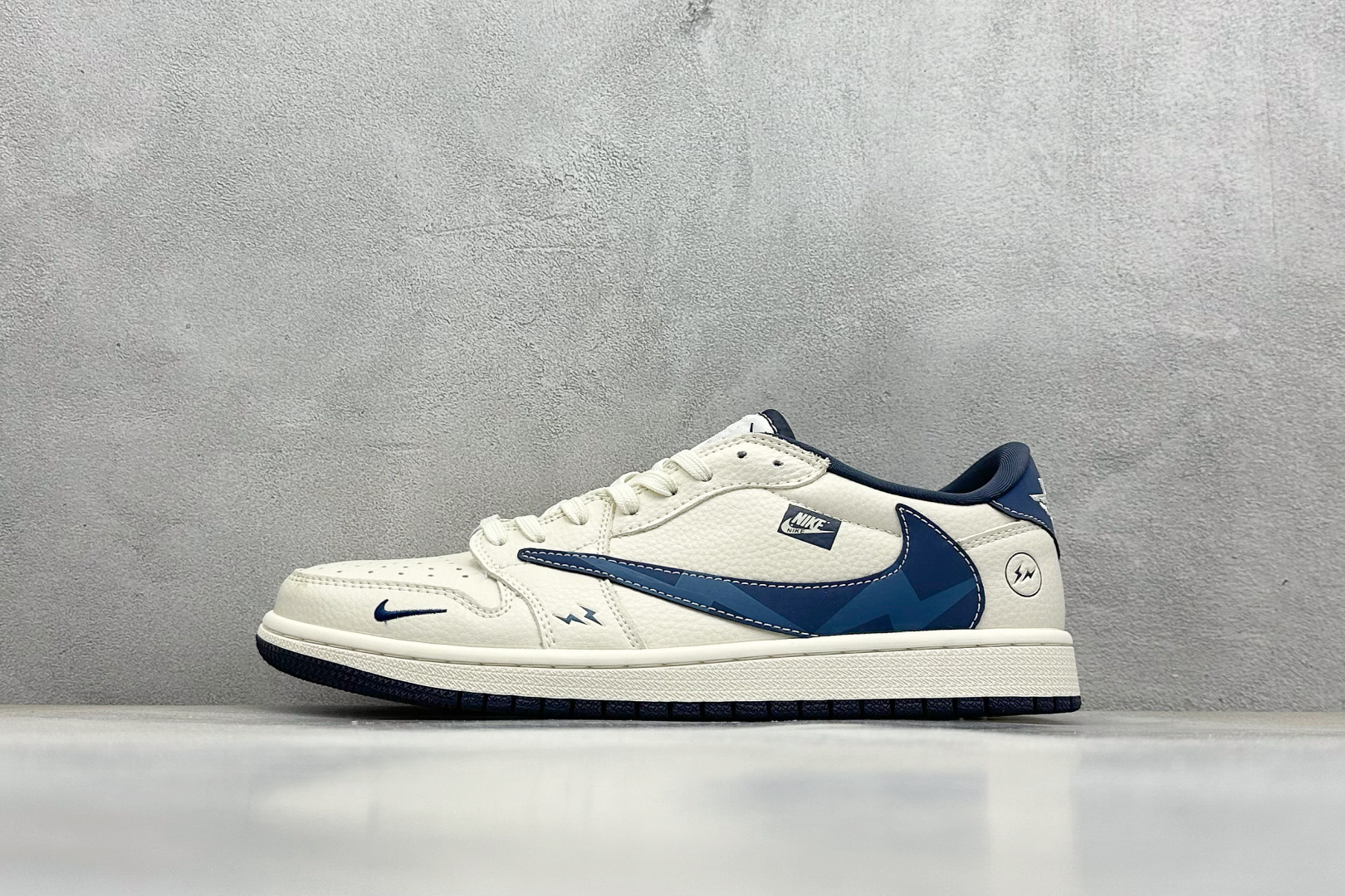 终端放店
XC版 Travis Scott x Fragment Design x Air Jorda