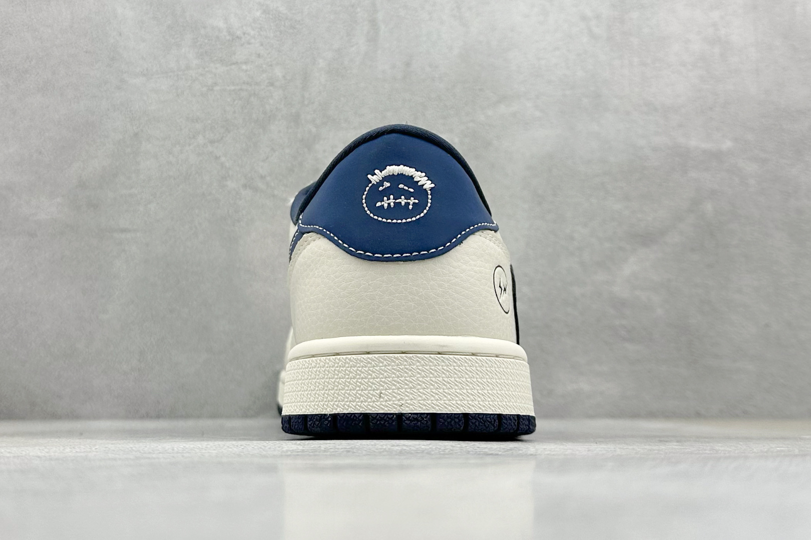 终端放店
XC版 Travis Scott x Fragment Design x Air Jorda