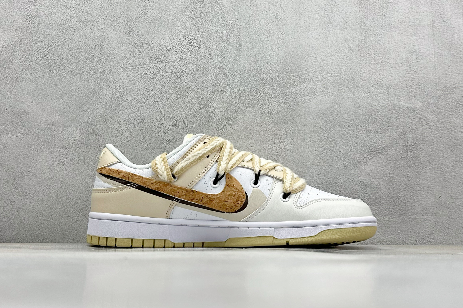  终端放店
FS版 Nike SB Dunk Low 摩卡
纯原大厂出品 极力推荐
原装头层材料 独家版