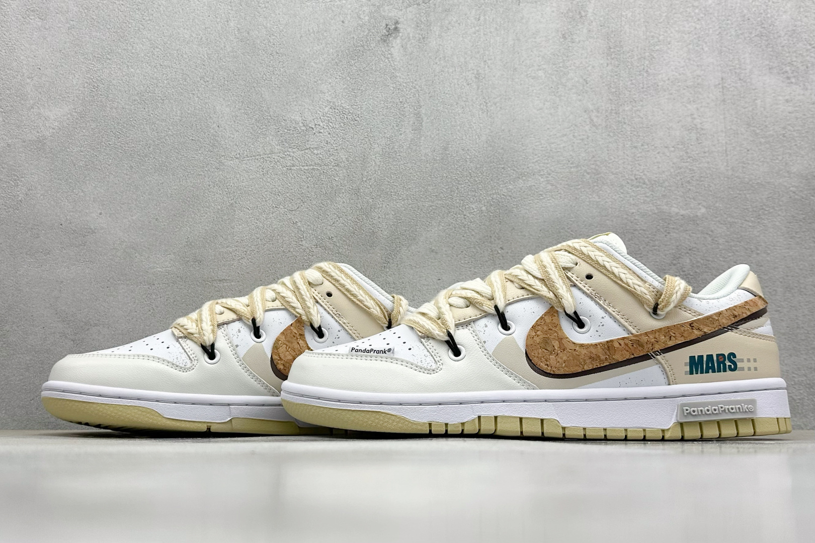  终端放店
FS版 Nike SB Dunk Low 摩卡
纯原大厂出品 极力推荐
原装头层材料 独家版