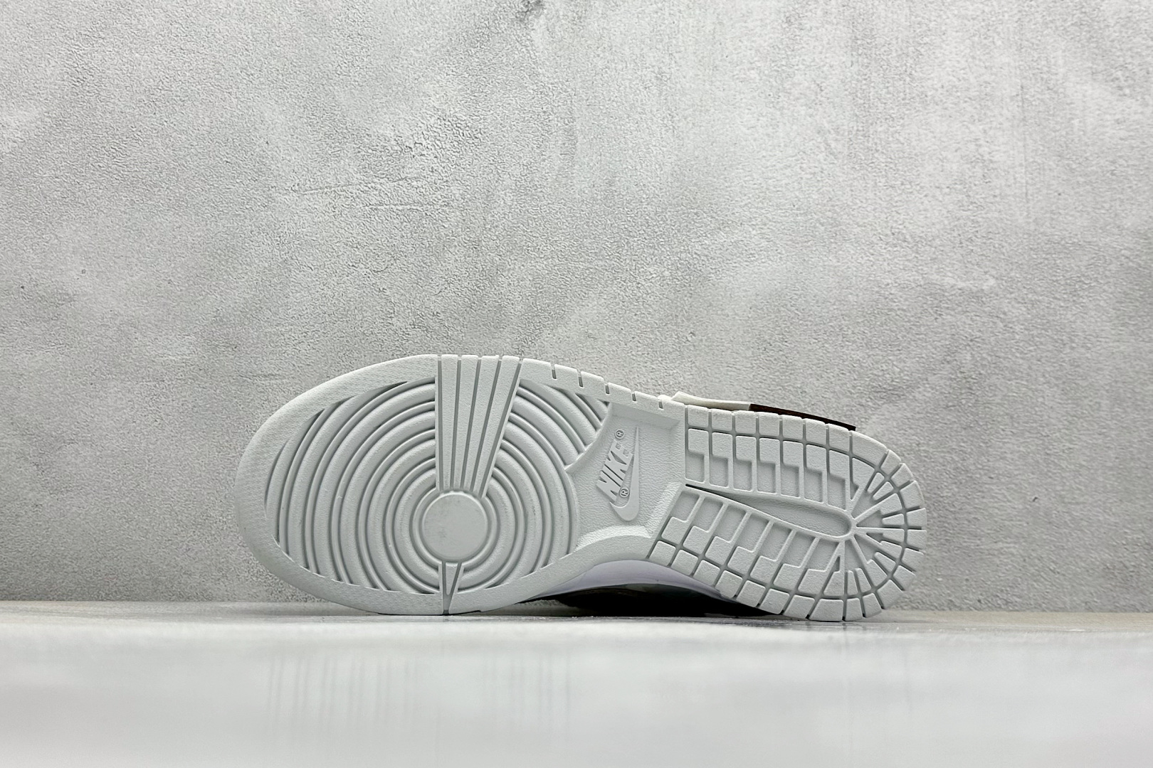  终端放店
FS版 Nike SB Dunk Low 天际线
纯原大厂出品 极力推荐
原装头层材料 独家