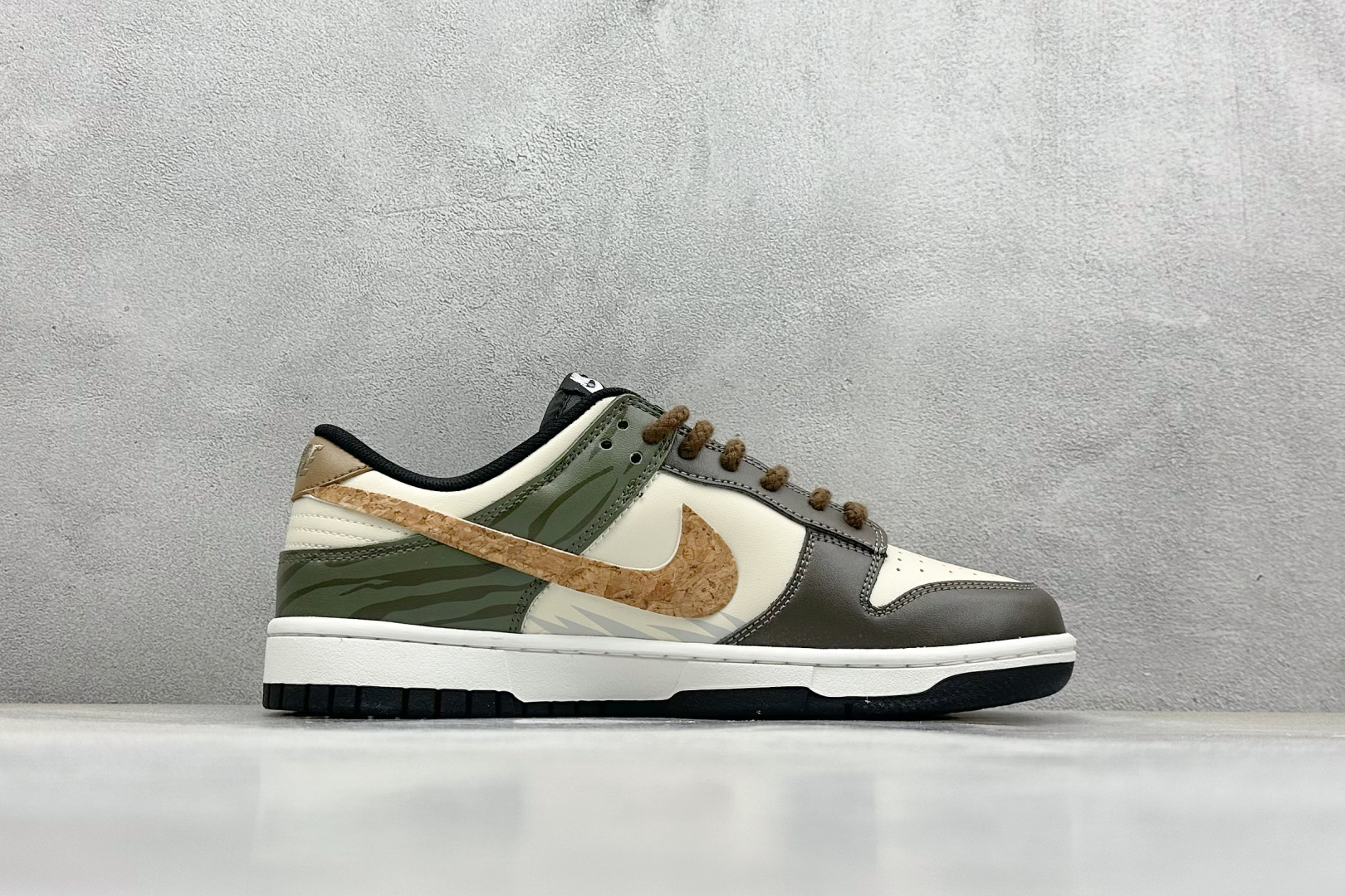  终端放店
FS版 Nike SB Dunk Low 森林危机
纯原大厂出品 极力推荐
原装头层材料 独