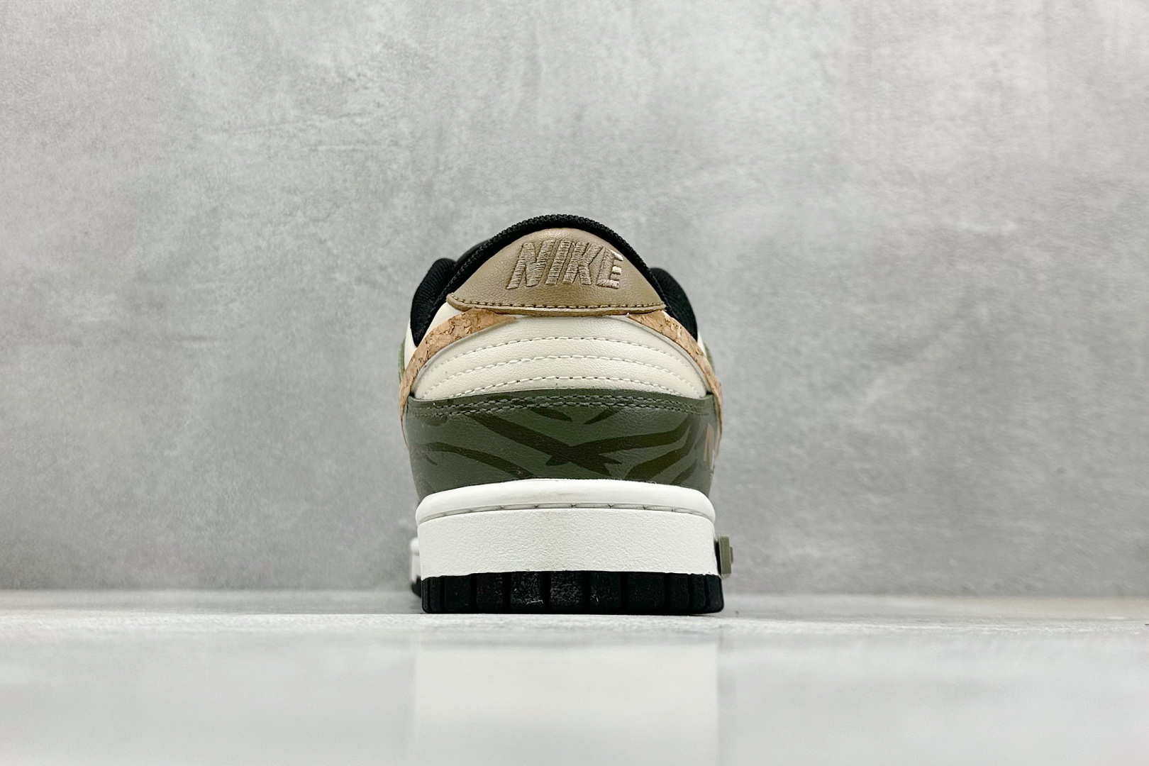  终端放店
FS版 Nike SB Dunk Low 森林危机
纯原大厂出品 极力推荐
原装头层材料 独