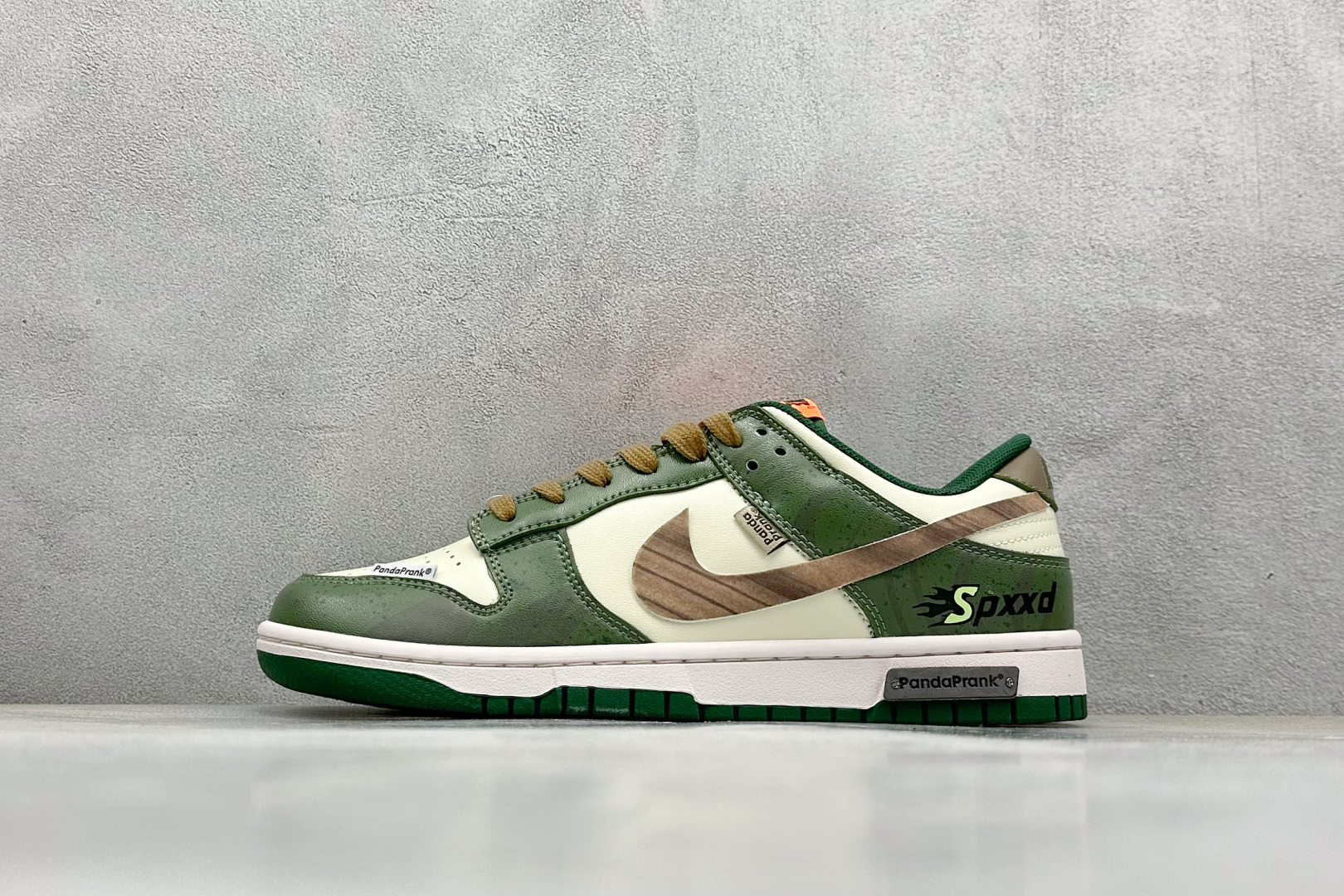  终端放店
FS版 Nike SB Dunk Low 光年
纯原大厂出品 极力推荐
原装头层材料 独家版