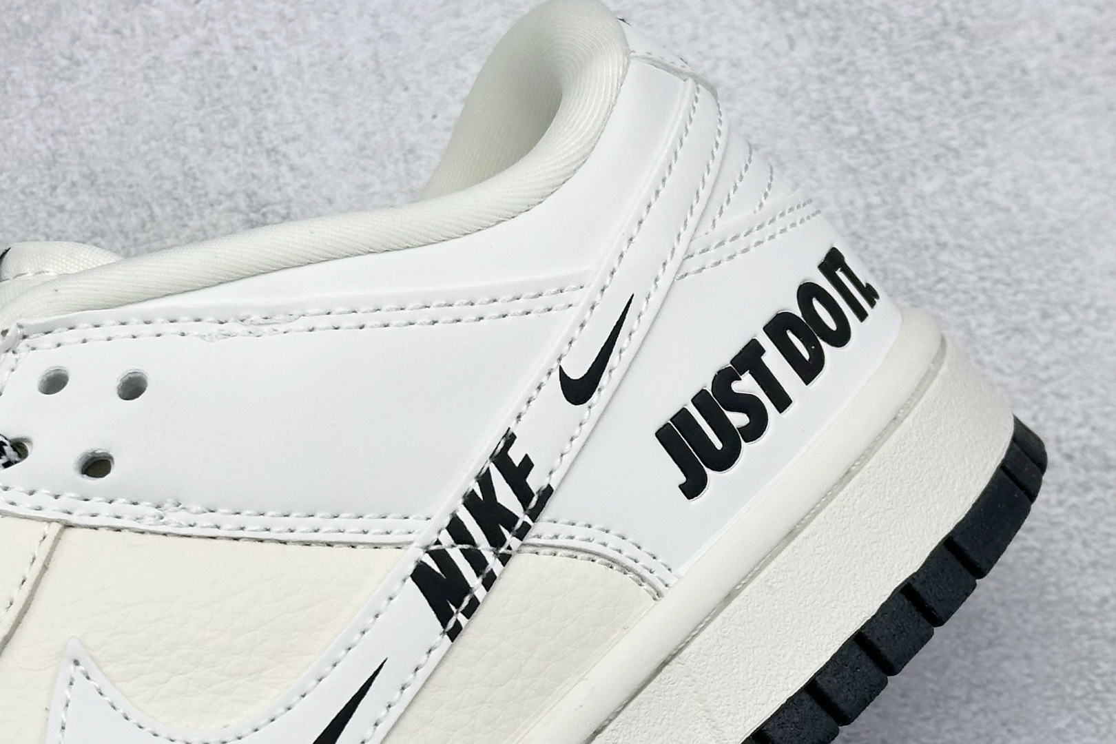  
XC版 Nike SB Dunk Low 米黄白黑勾 周年高端定制 低帮休闲板鞋
#定制鞋盒 大厂纯