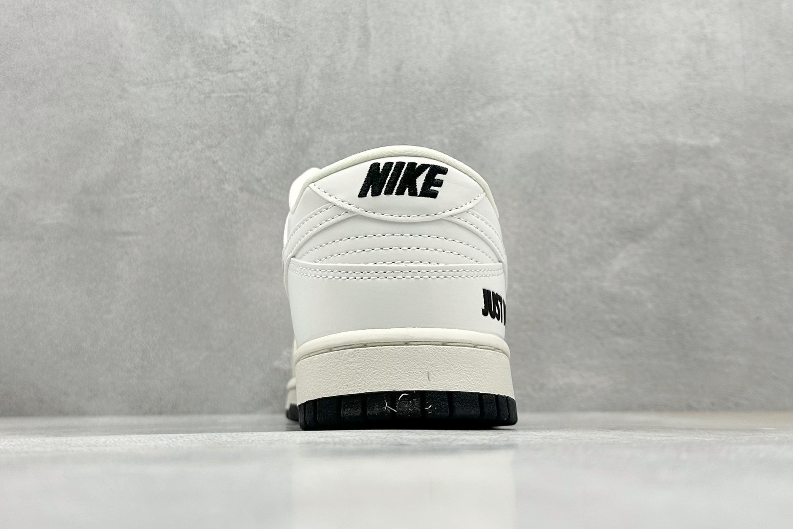  
XC版 Nike SB Dunk Low 米黄白黑勾 周年高端定制 低帮休闲板鞋
#定制鞋盒 大厂纯