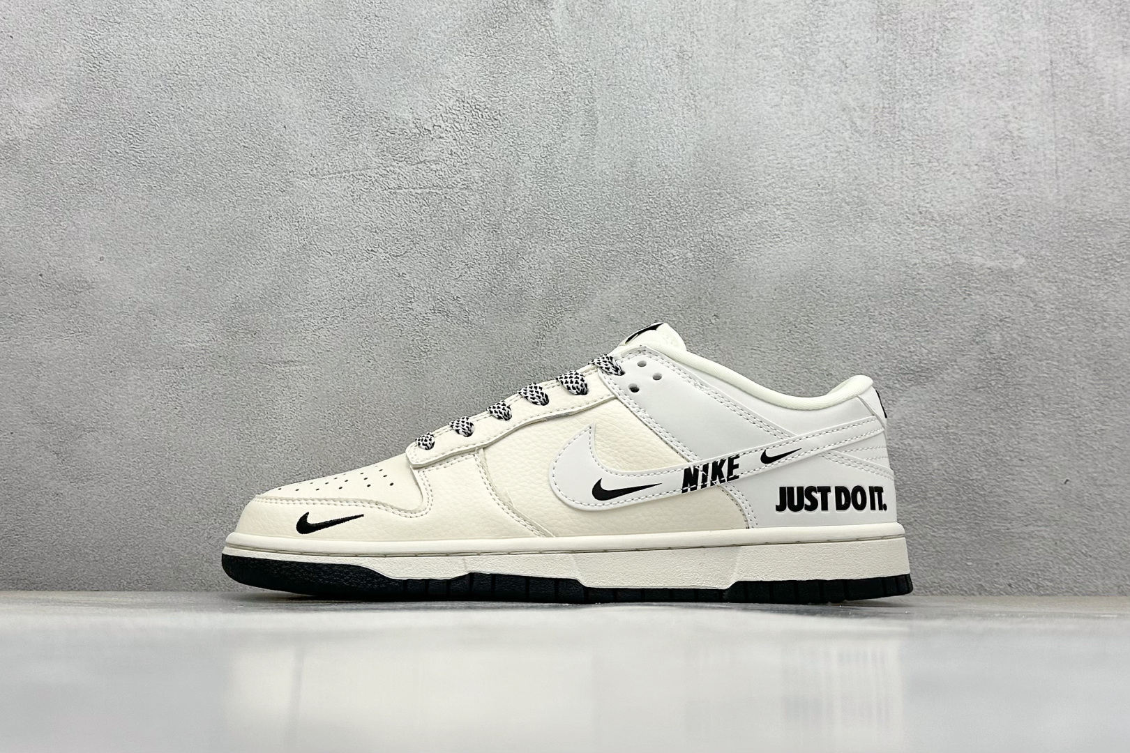  
XC版 Nike SB Dunk Low 米黄白黑勾 周年高端定制 低帮休闲板鞋
#定制鞋盒 大厂纯
