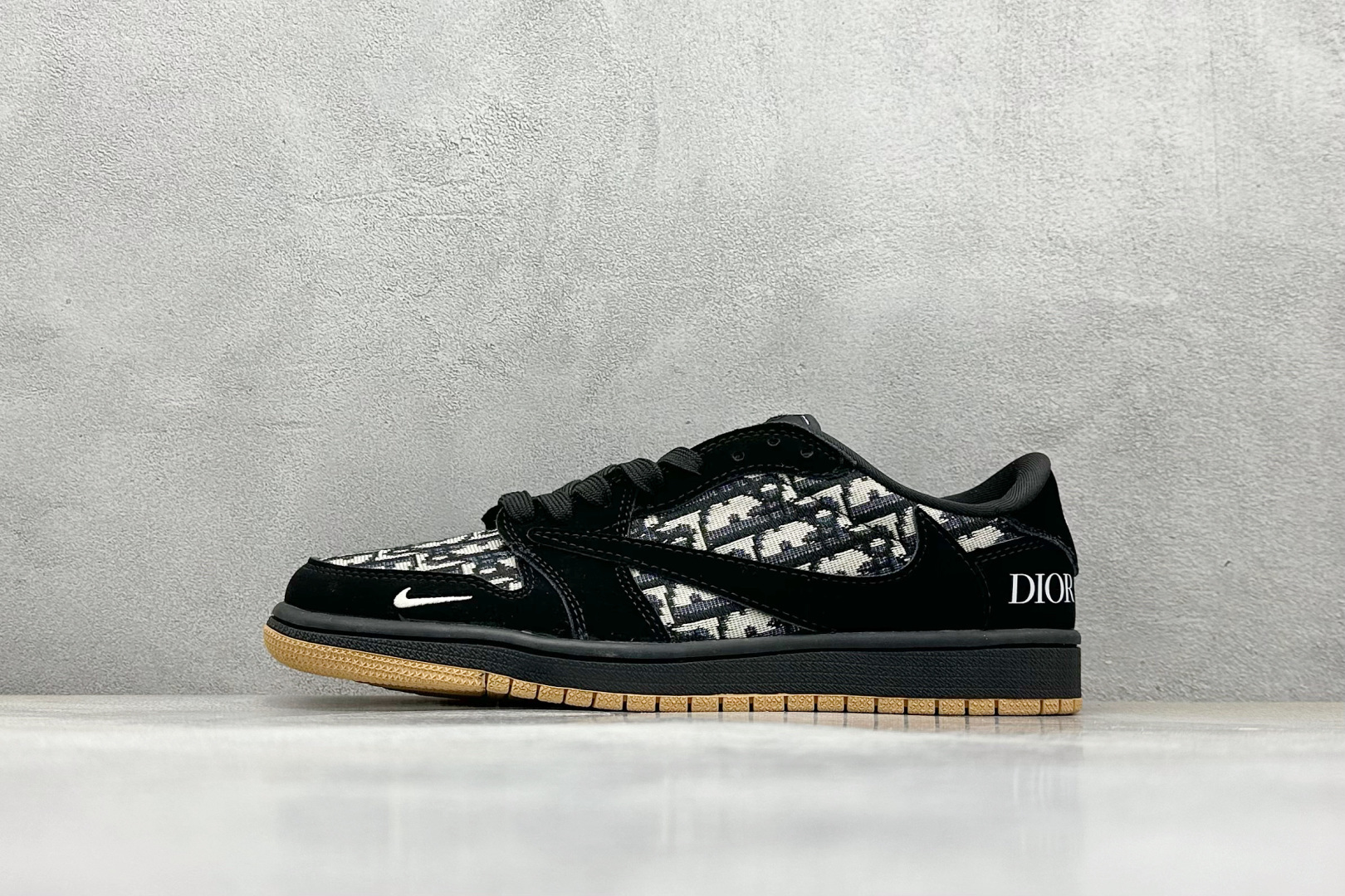 XC版 Travis Scott x Fragment Design x Air Jordan 1