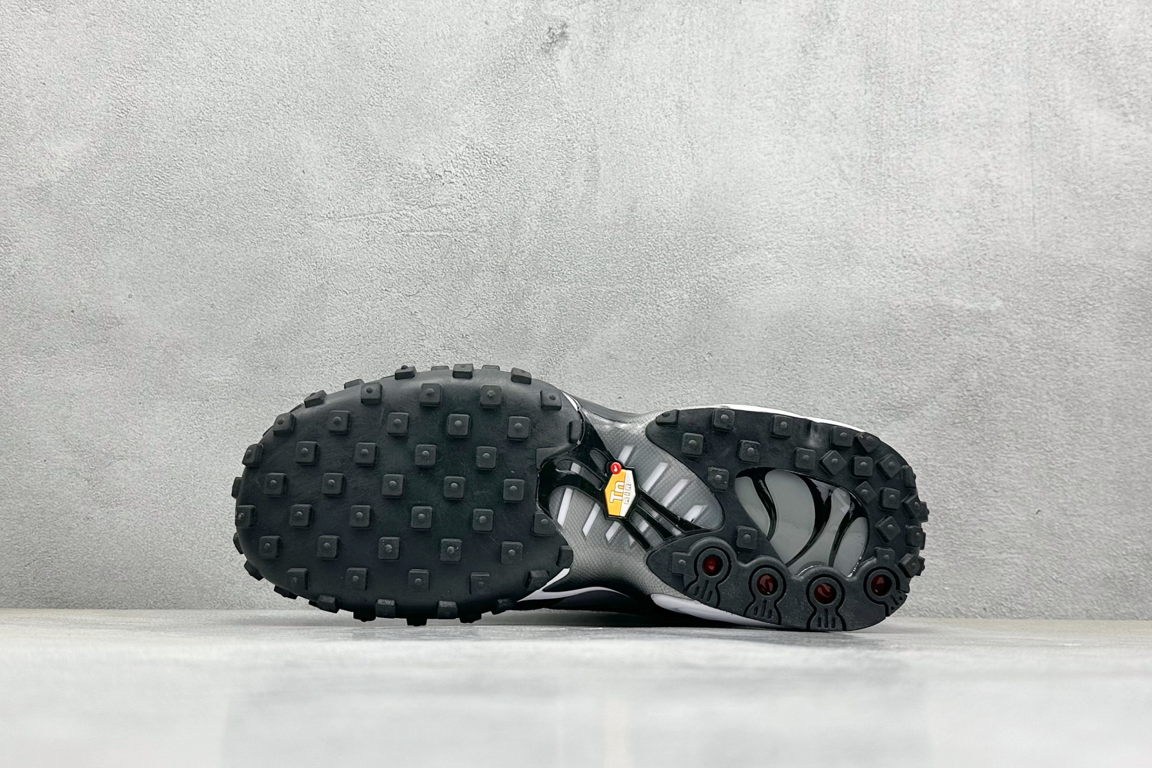 Nike Air Max Waffle SP: Retro Style with Modern Air Cushioning - FV6946 5 cmp i1746595896825 267 0 3