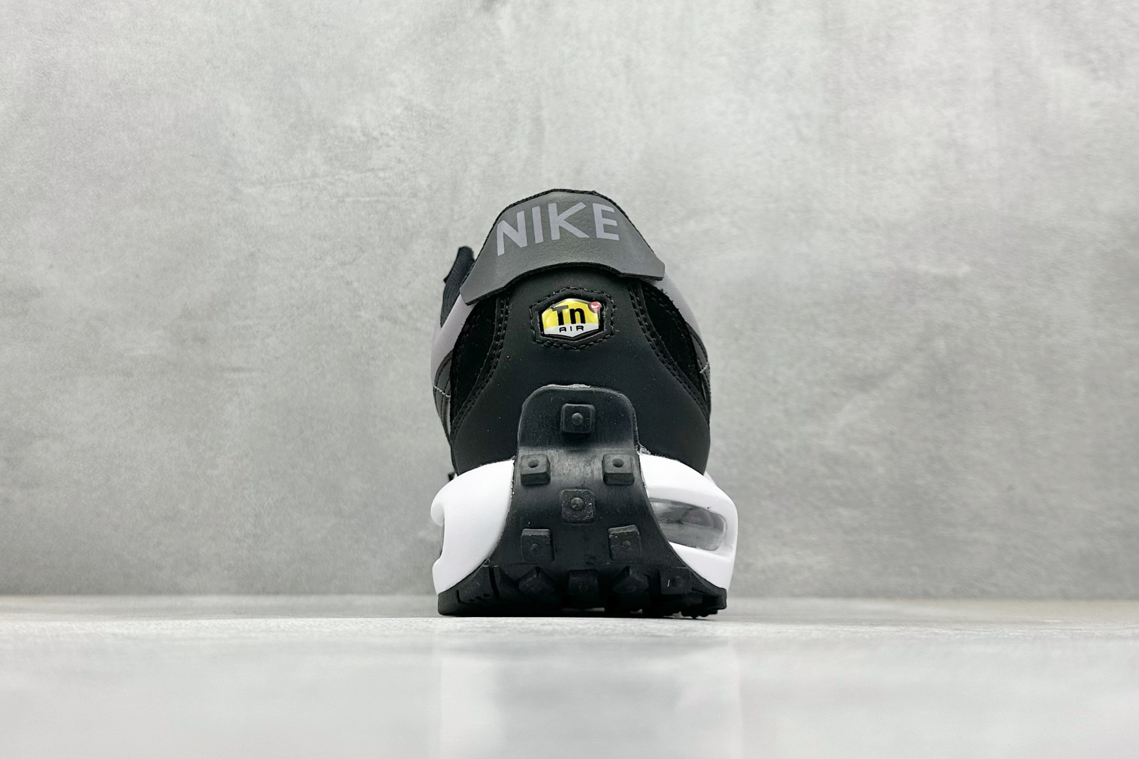 Nike Air Max Waffle SP: Retro Style with Modern Air Cushioning - FV6946 7 cmp i1746595898147 2308 0 5