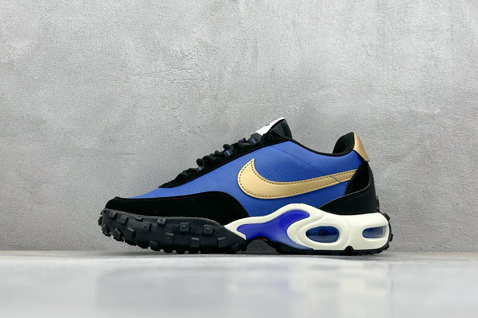 Nike Air Max Waffle SP Retro Running Shoes - FV6946 - Comfort & Style 2 cmp i1746595968054 2309 0 0