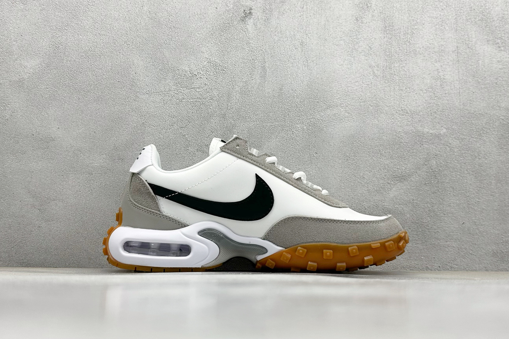 Nike Air Max Waffle SP Retro Cushioned Sneakers - FV6946 3 cmp i1746595990284 8227 0 1