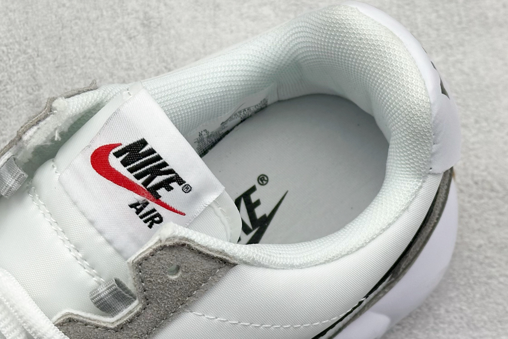 Nike Air Max Waffle SP Retro Cushioned Sneakers - FV6946 9 cmp i1746595990992 2986 0 7