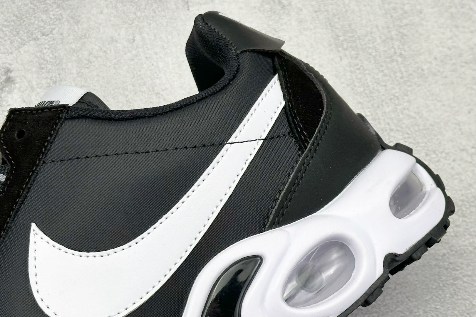 Nike Air Max Waffle SP: Retro Style with Modern Air Cushioning System 10 cmp i1746596028163 668 0 8