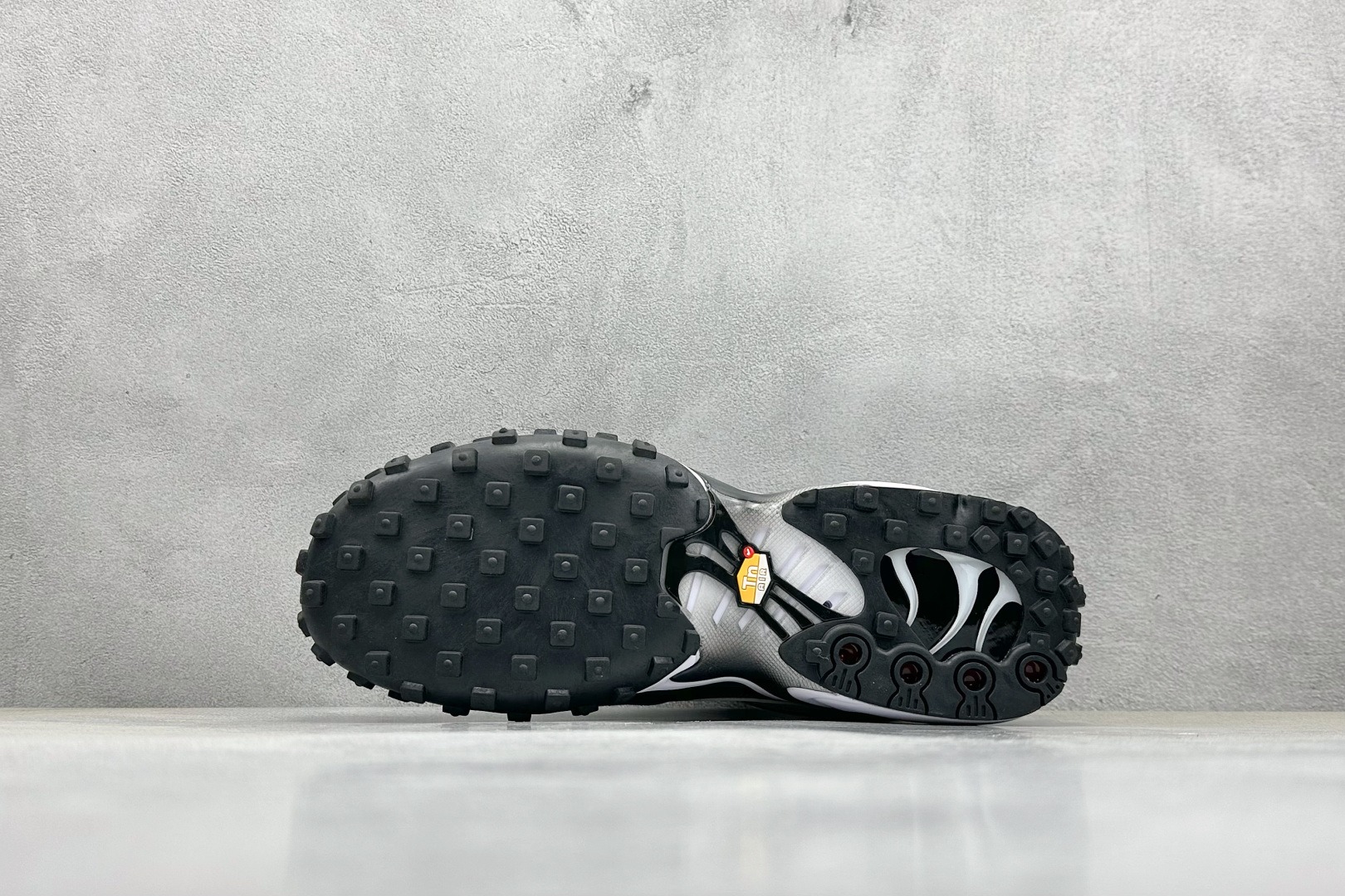 Nike Air Max Waffle SP: Retro Style with Modern Air Cushioning System 5 cmp i1746596029115 3359 0 3