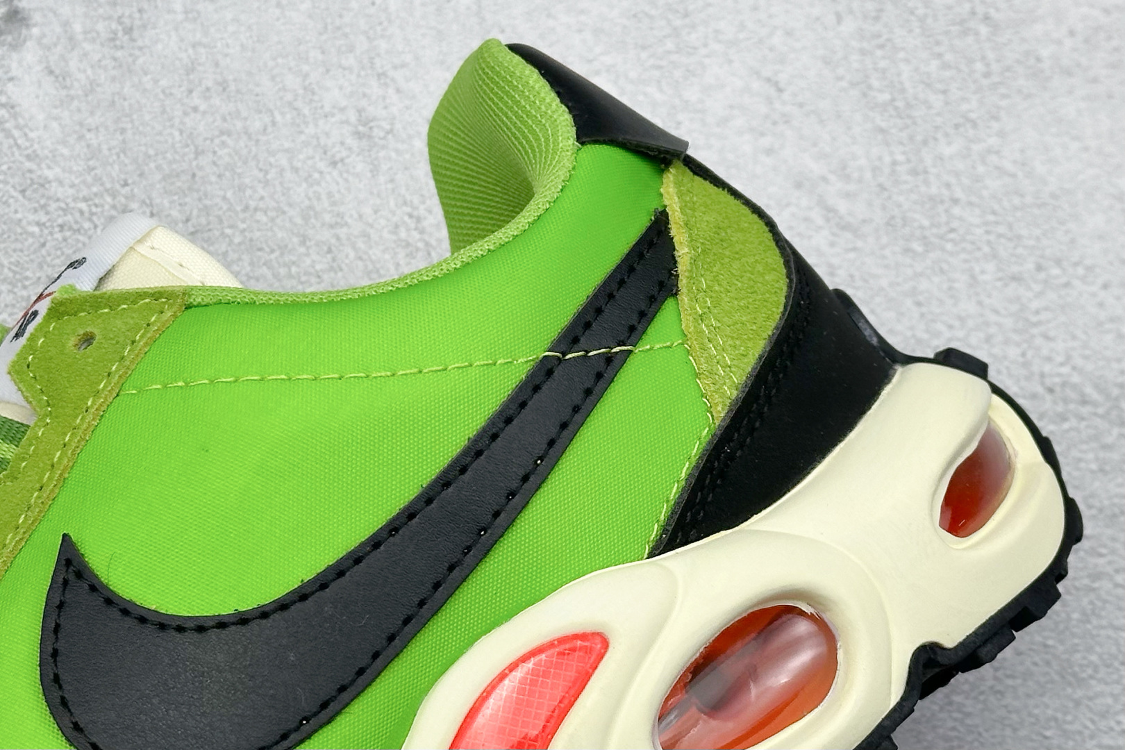 Nike Air Max Waffle SP Retro Cushion Sneakers - Bold Innovation and Comfort 10 cmp i1746596050442 593 0 8