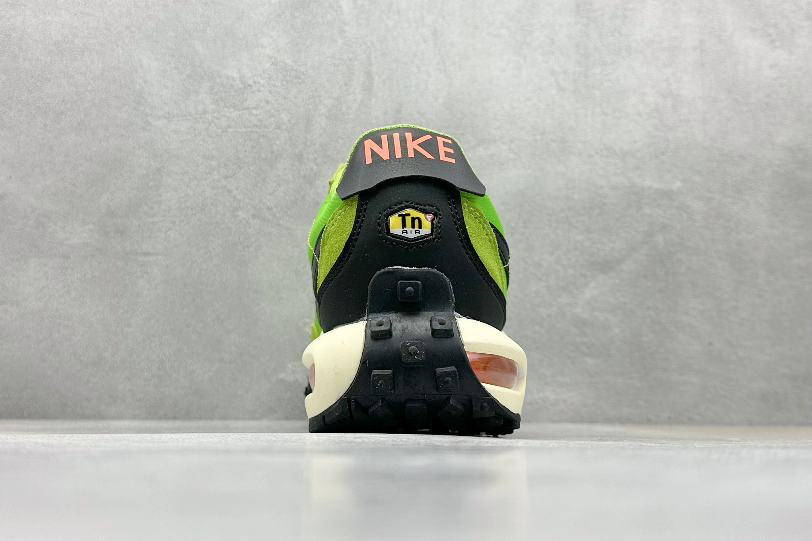 Nike Air Max Waffle SP Retro Cushion Sneakers - Bold Innovation and Comfort 7 cmp i1746596051161 256 0 5
