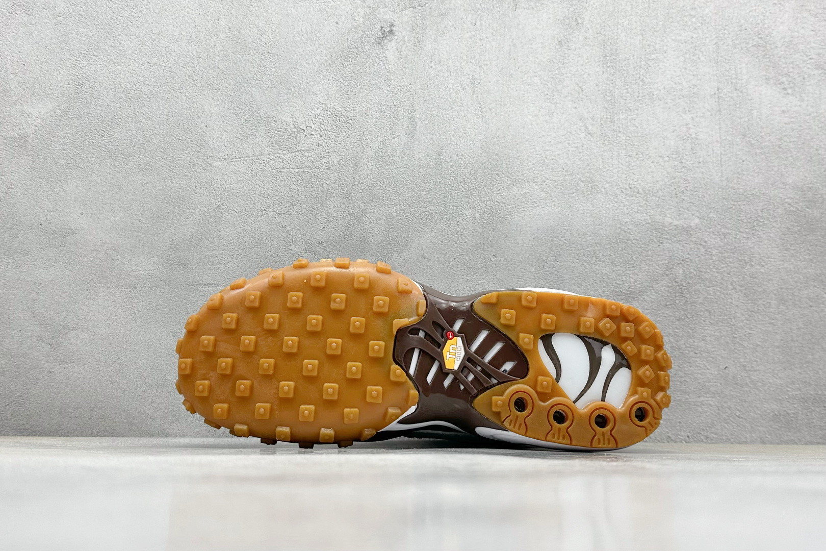 Nike Air Max Waffle SP Brown/White Retro Cushion Sneakers FV6946 5 cmp i1746596074439 2234 0 3