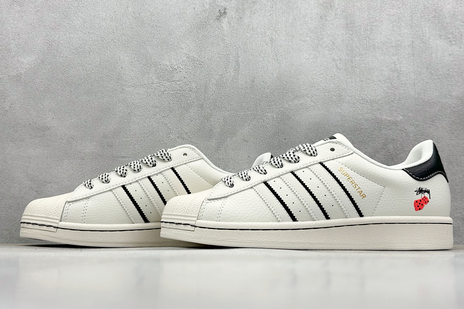 240 AD Originals Superstar x Stussy 白黑满天星 SD6815