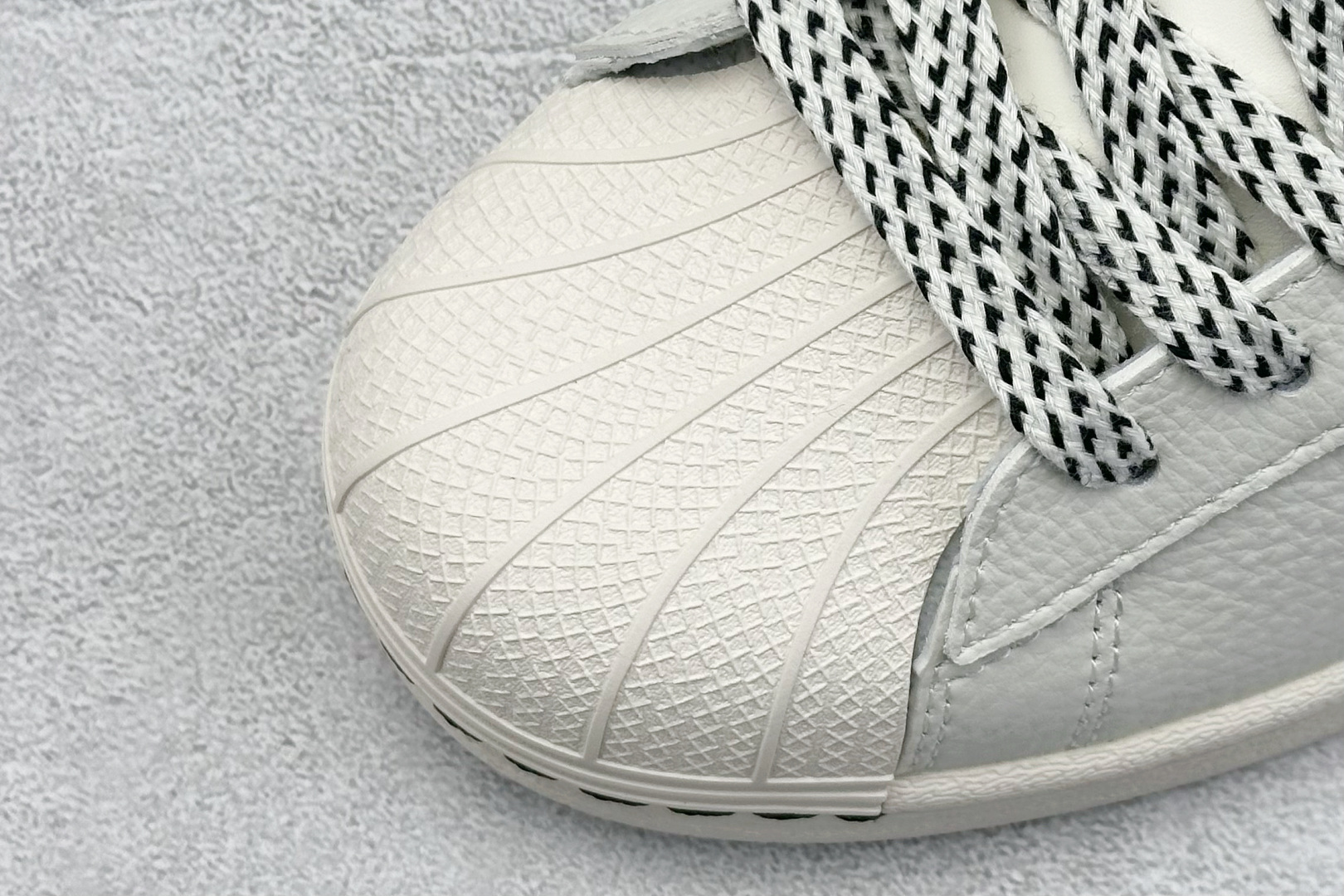240 AD Originals Superstar x Stussy 白黑满天星 SD6815