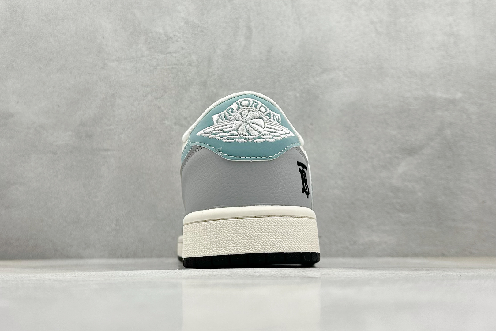 260 Travis Scott x Nike Air Jordan 1 Low x BURBRRY Air Jordan 1 Low 反转灰白蓝小钩满天星倒钩 XF8698-072