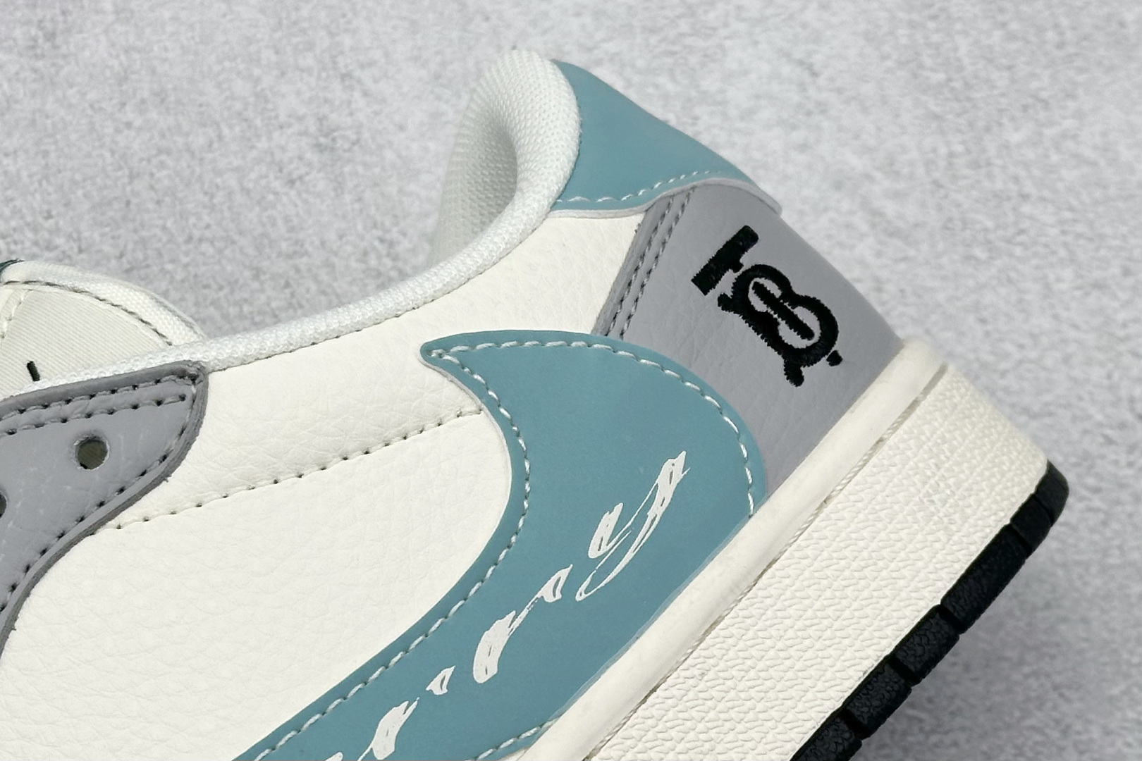 260 Travis Scott x Nike Air Jordan 1 Low x BURBRRY Air Jordan 1 Low 反转灰白蓝小钩满天星倒钩 XF8698-072