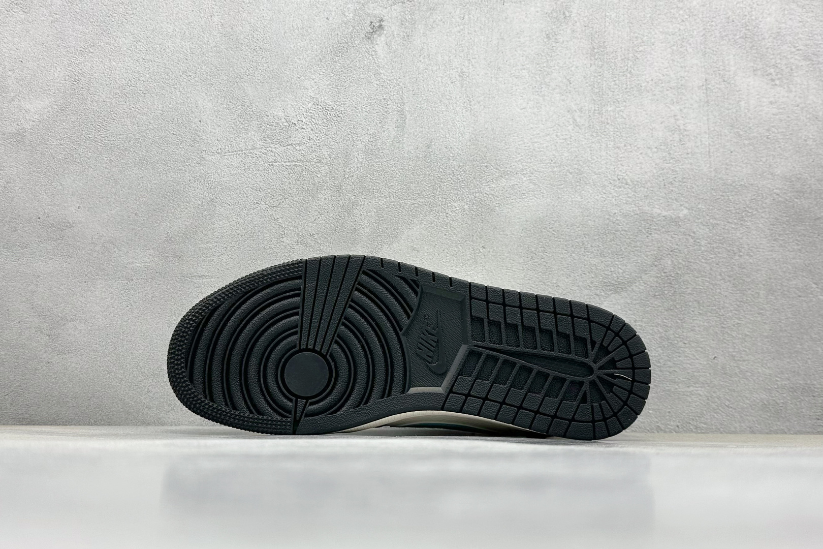 260 Travis Scott x Nike Air Jordan 1 Low x BURBRRY Air Jordan 1 Low 反转灰白蓝小钩满天星倒钩 XF8698-072