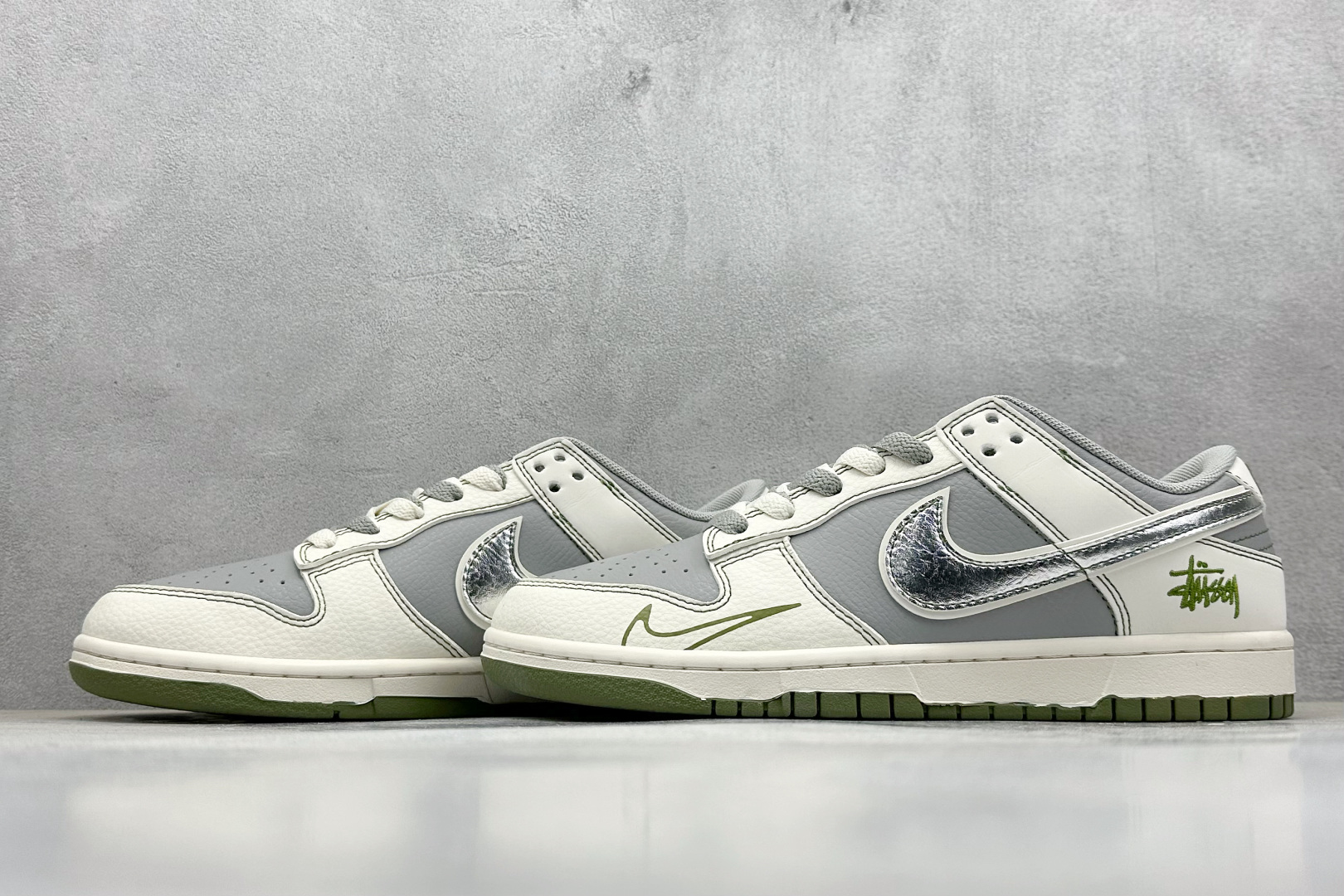 260 Nike SB Dunk Low x Stussy 白灰绿小钩双鞋带 XF8698-086