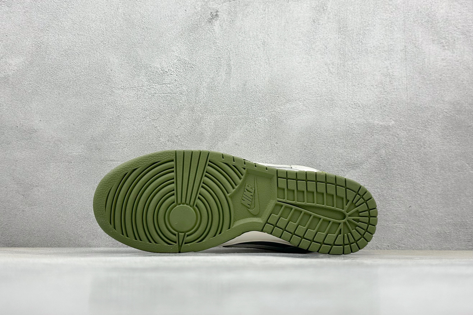 260 Nike SB Dunk Low x Stussy 白灰绿小钩双鞋带 XF8698-086