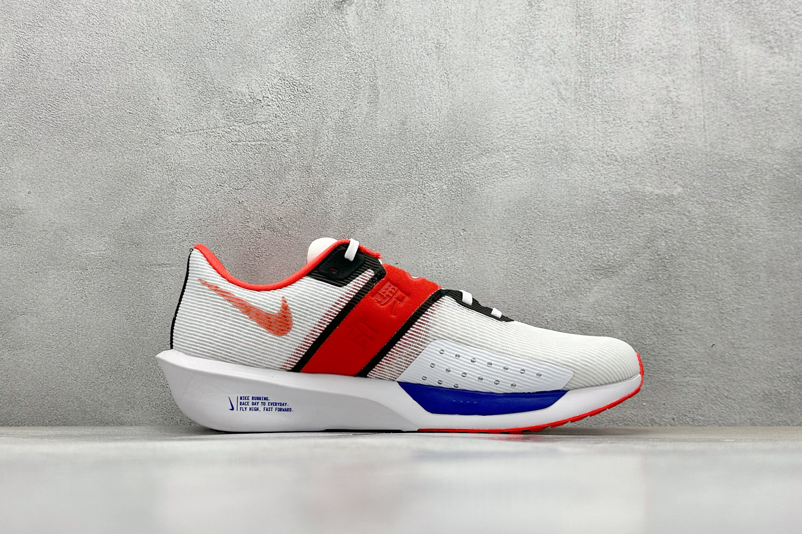 
Nk Zoom Rival Fly 4 耐克超弹轻盈跑步鞋
#鞋款搭载 Flyknit 材料 打造出