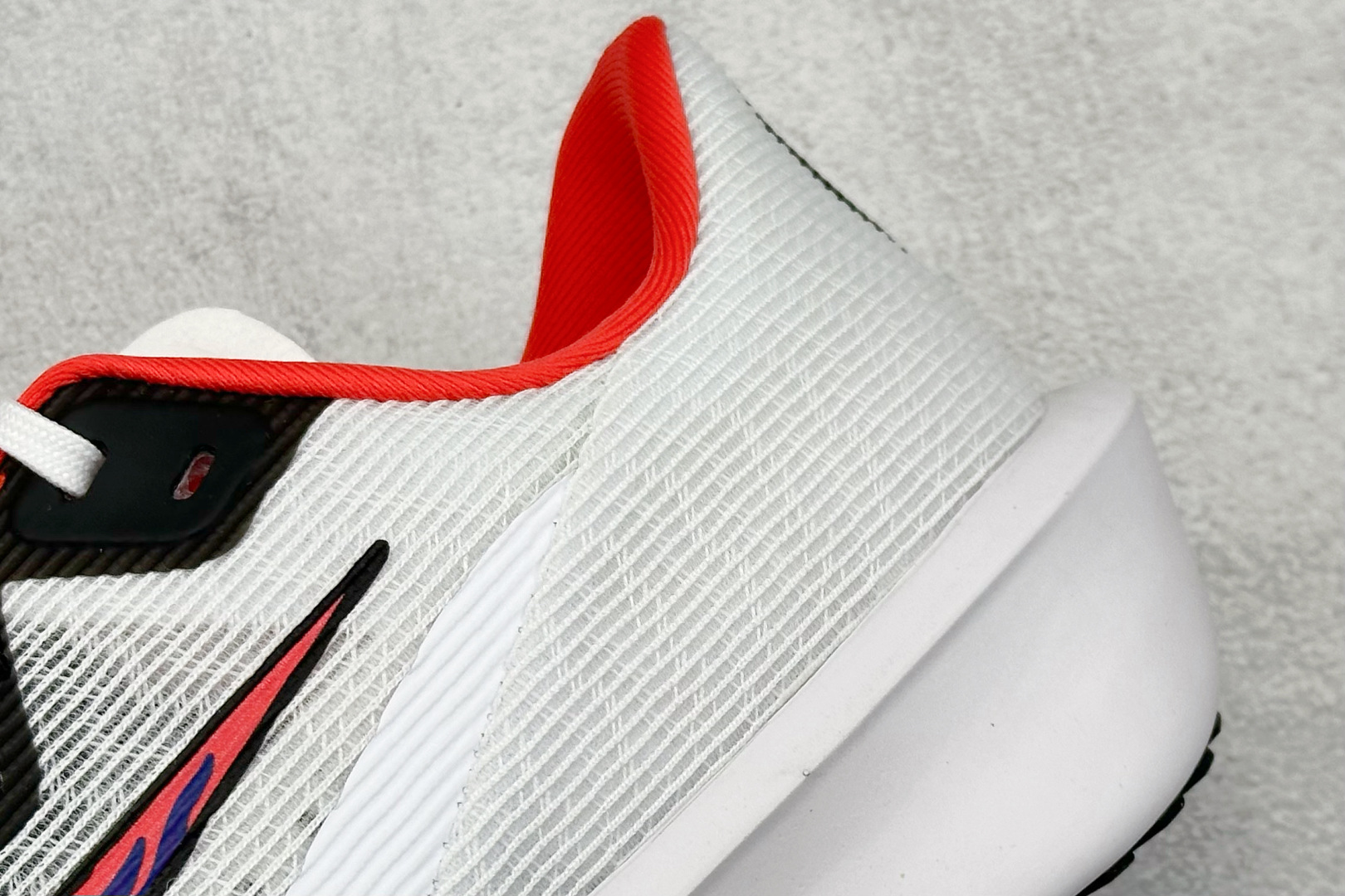 
Nk Zoom Rival Fly 4 耐克超弹轻盈跑步鞋
#鞋款搭载 Flyknit 材料 打造出