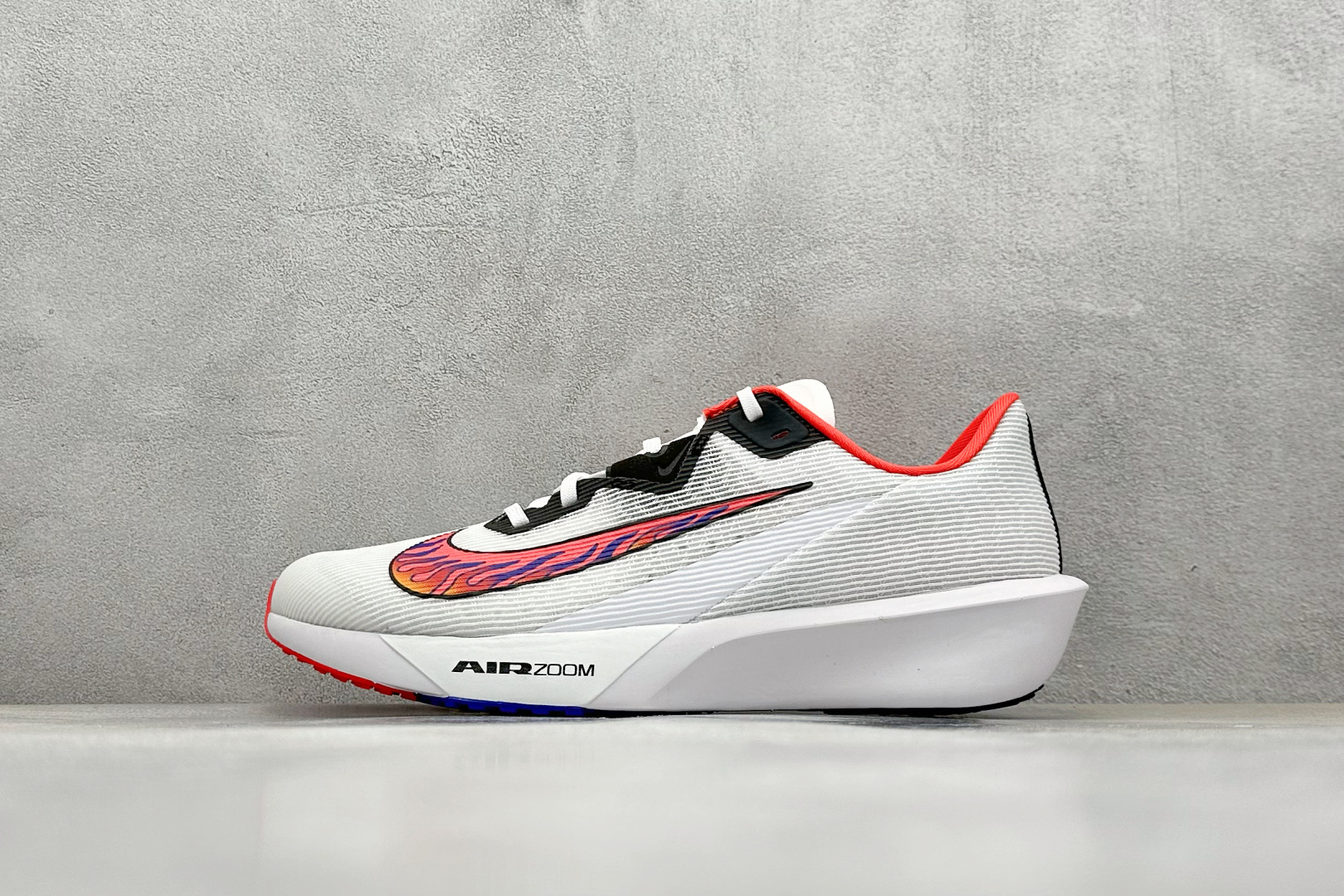 
Nk Zoom Rival Fly 4 耐克超弹轻盈跑步鞋
#鞋款搭载 Flyknit 材料 打造出