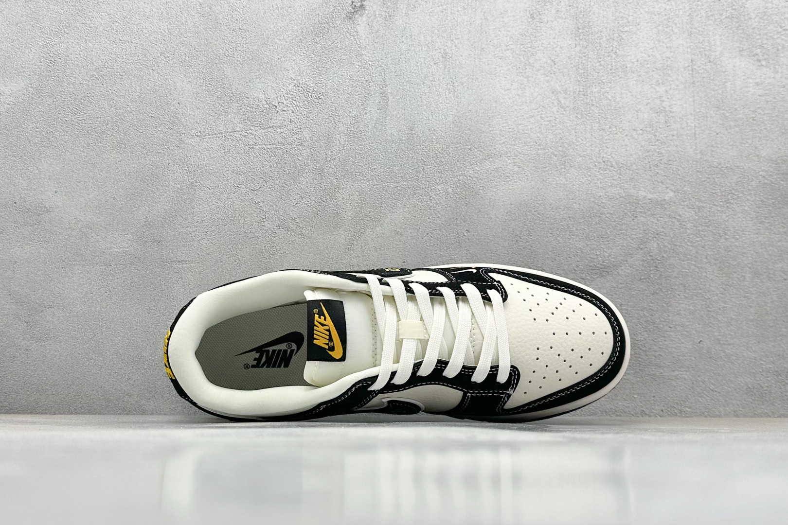  
XC版 Nike SB Dunk Low 芬迪联名 黑白黑勾 周年高端定制 低帮休闲板鞋
#定制鞋