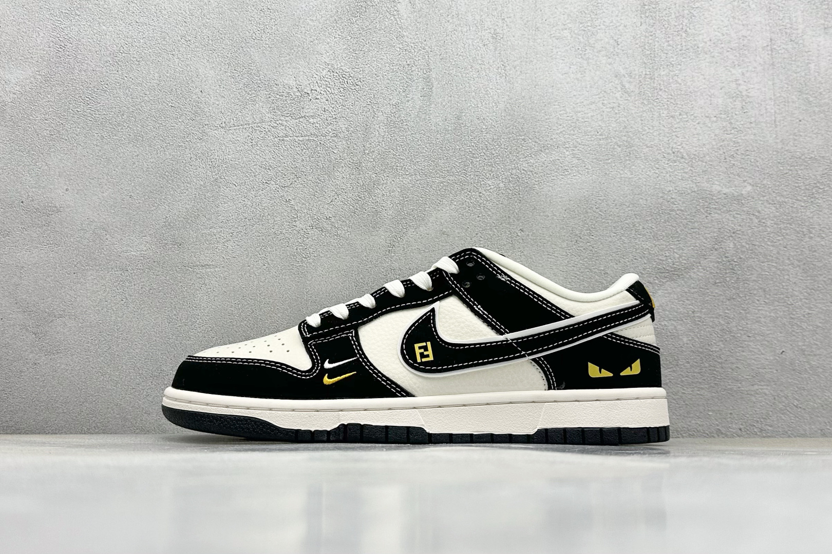  
XC版 Nike SB Dunk Low 芬迪联名 黑白黑勾 周年高端定制 低帮休闲板鞋
#定制鞋