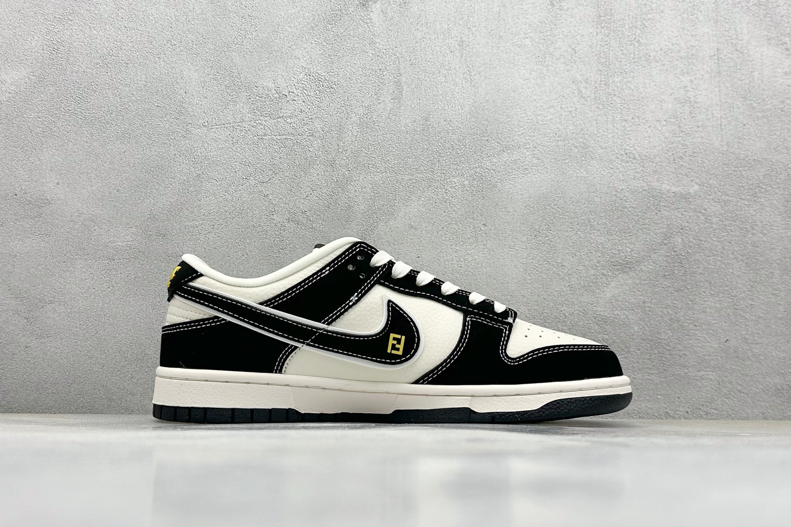  
XC版 Nike SB Dunk Low 芬迪联名 黑白黑勾 周年高端定制 低帮休闲板鞋
#定制鞋