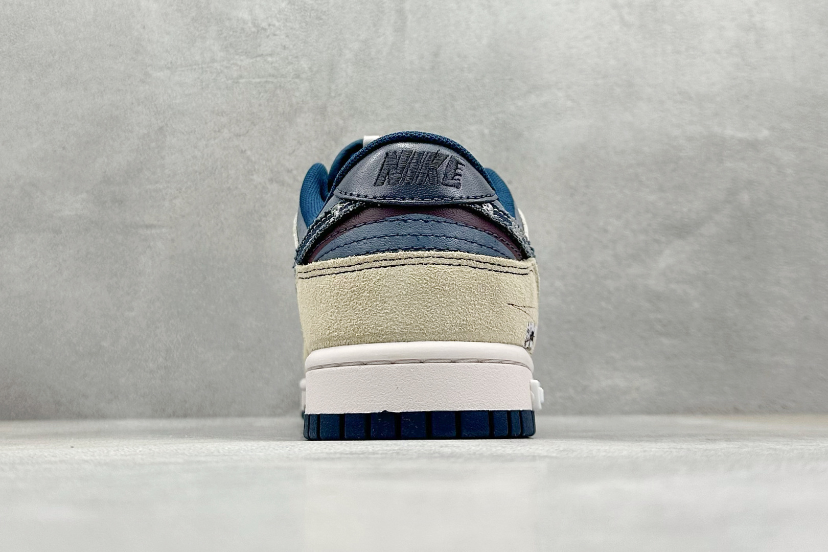  
FS版 Nike SB Dunk Low 蝎泽而渔
纯原大厂出品 极力推荐
原装头层材料 独家版型蒸
