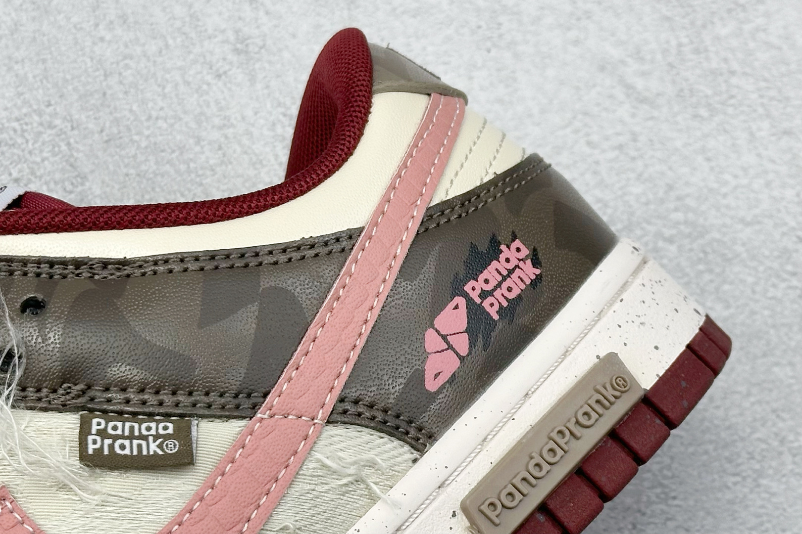 
FS版 Nike SB Dunk Low 粉尘
纯原大厂出品 极力推荐
原装头层材料 独家版型蒸餾加