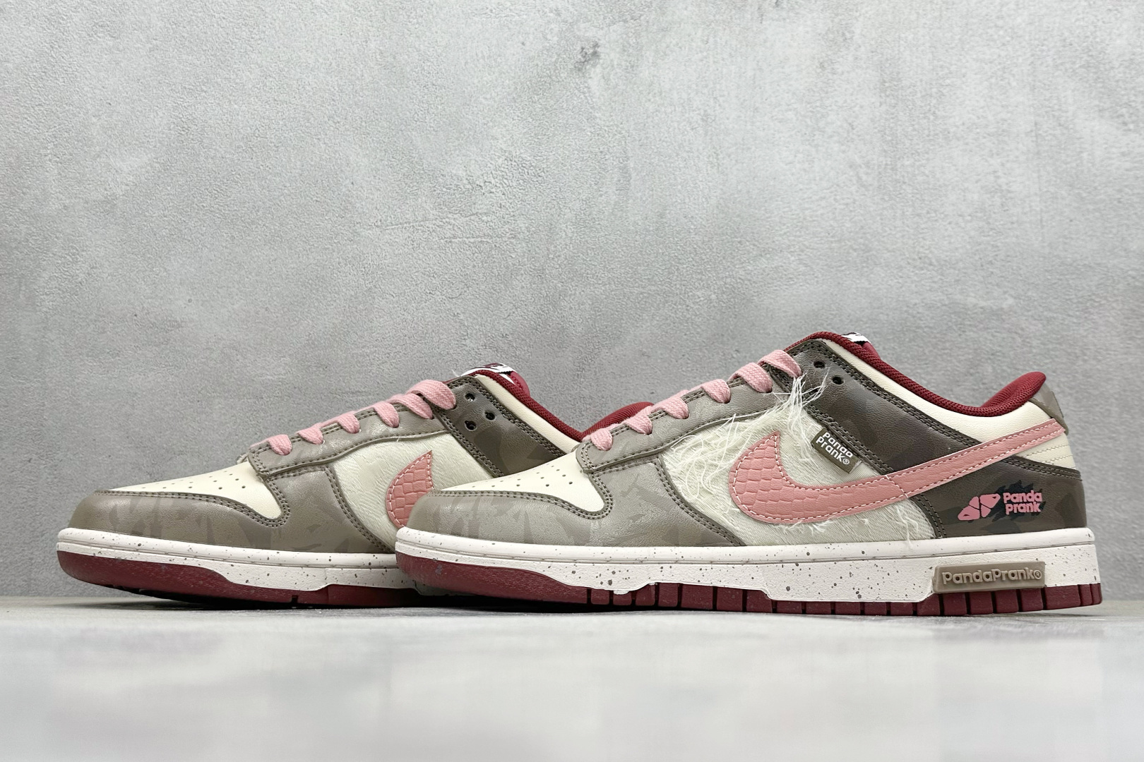  
FS版 Nike SB Dunk Low 粉尘
纯原大厂出品 极力推荐
原装头层材料 独家版型蒸餾加