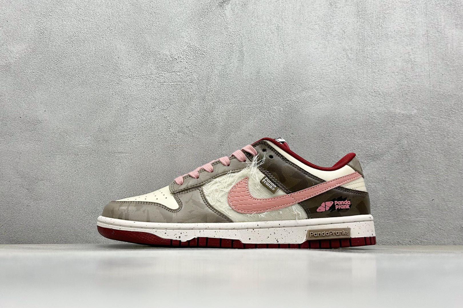  
FS版 Nike SB Dunk Low 粉尘
纯原大厂出品 极力推荐
原装头层材料 独家版型蒸餾加