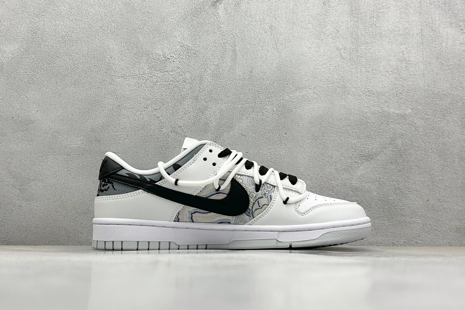  
FS版 Nike SB Dunk Low 白龙吟
纯原大厂出品 极力推荐
原装头层材料 独家版型蒸餾