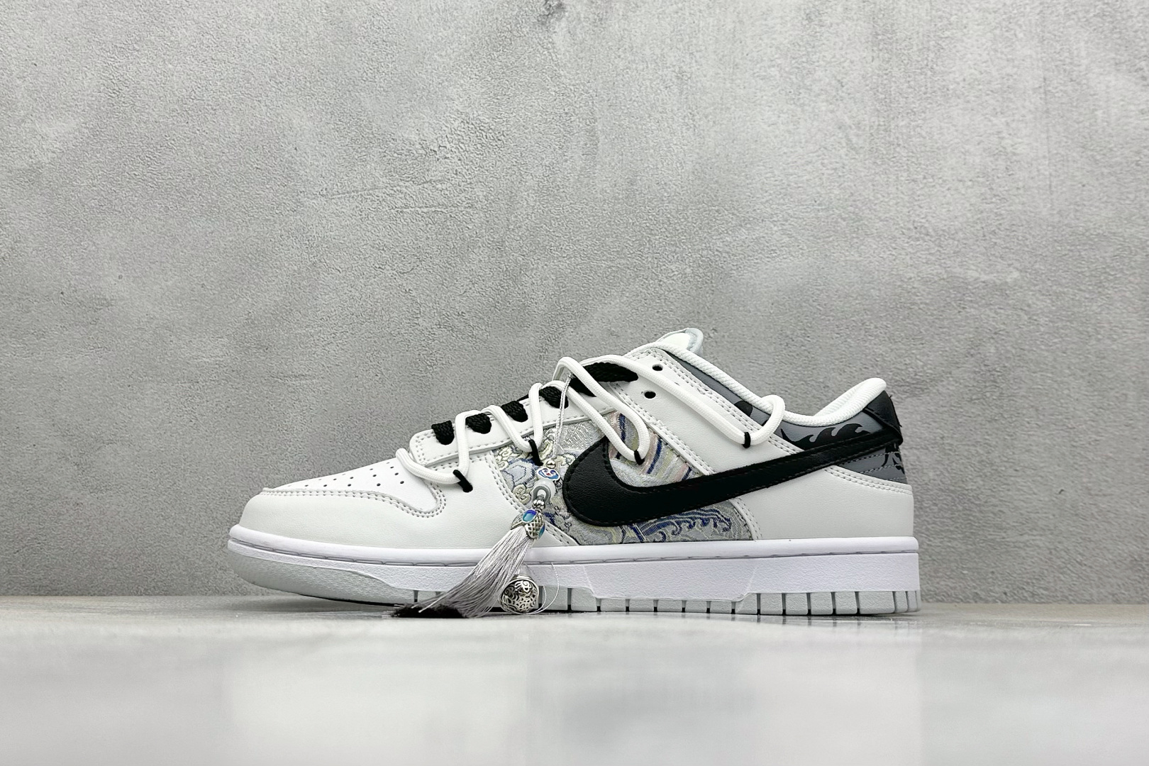  
FS版 Nike SB Dunk Low 白龙吟
纯原大厂出品 极力推荐
原装头层材料 独家版型蒸餾
