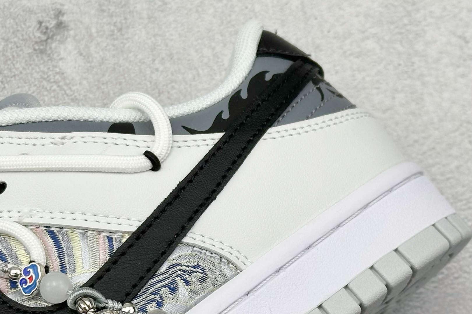  
FS版 Nike SB Dunk Low 白龙吟
纯原大厂出品 极力推荐
原装头层材料 独家版型蒸餾