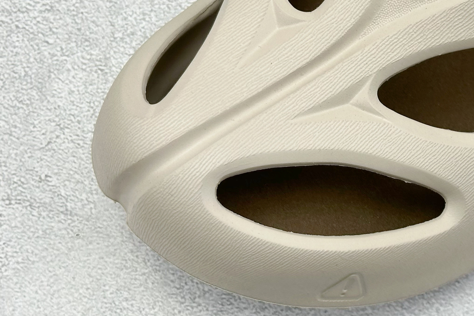 150 BF版 KEEN 科恩 Shanti EVA 小红书热门户外洞洞拖鞋