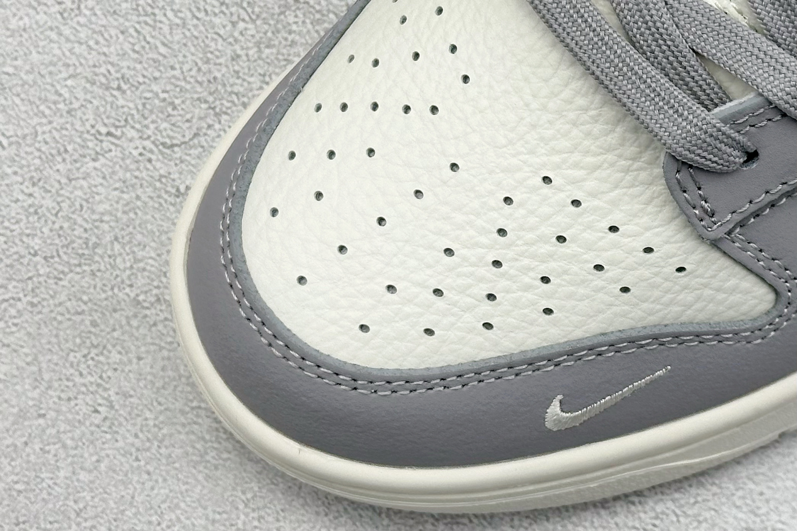 260 Nike SB Dunk Low x Balenciaga 灰白蓝小钩 FX1588-307