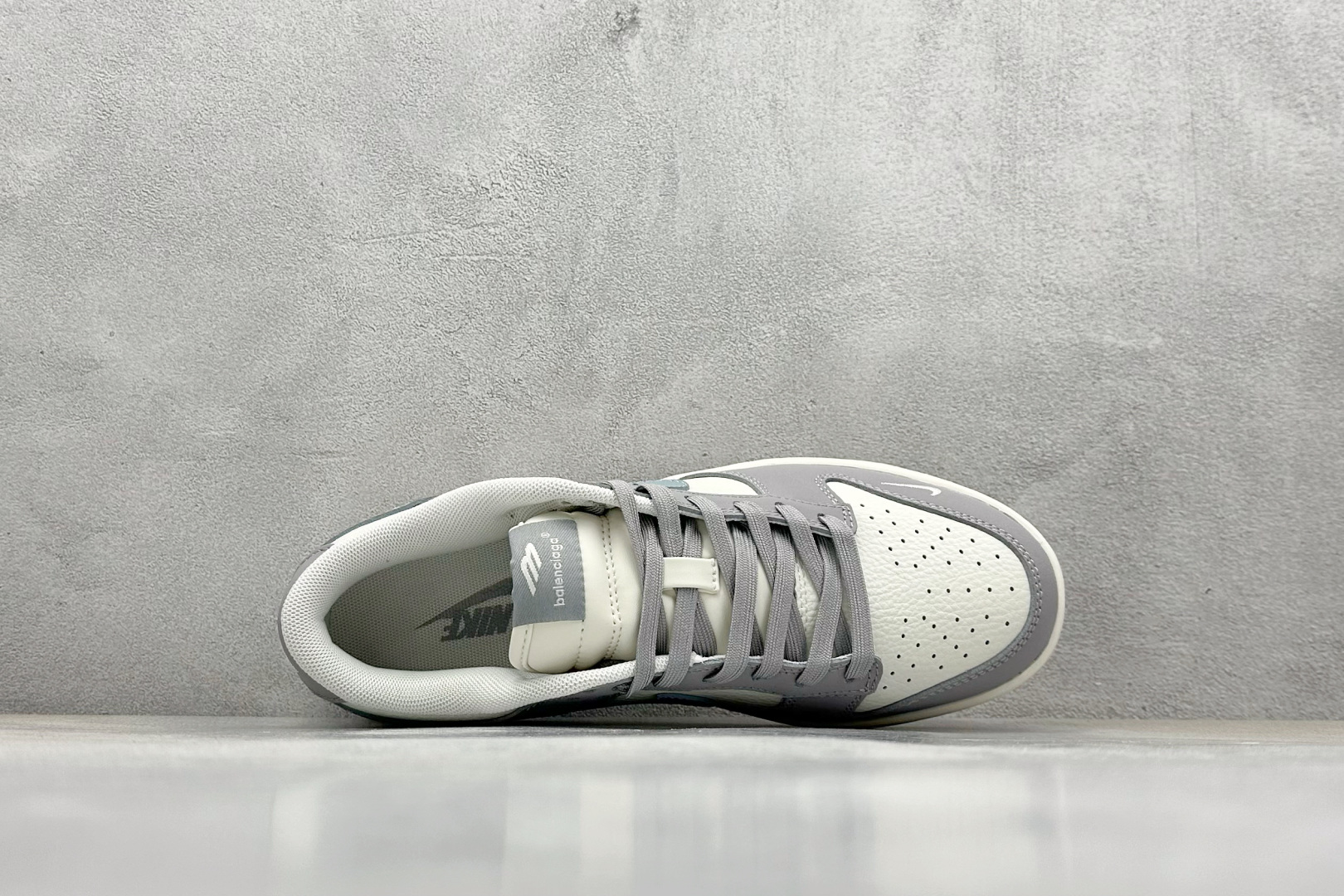 260 Nike SB Dunk Low x Balenciaga 灰白蓝小钩 FX1588-307