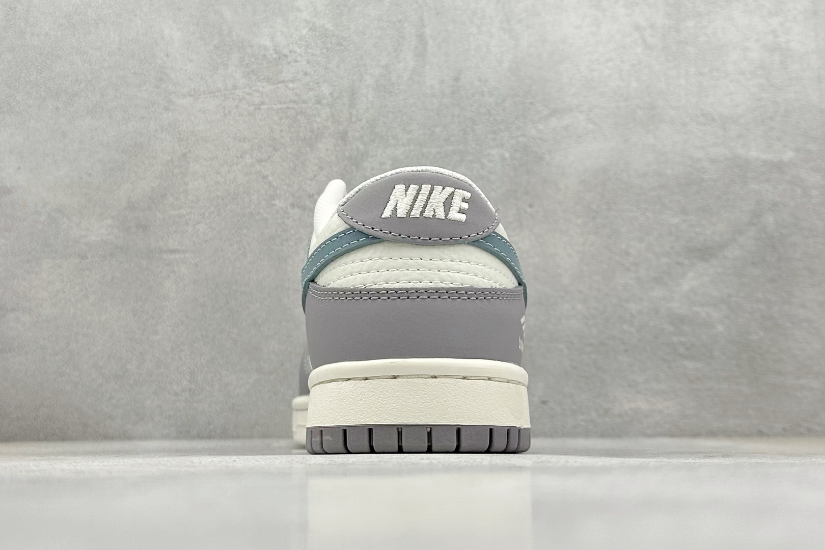 260 Nike SB Dunk Low x Balenciaga 灰白蓝小钩 FX1588-307